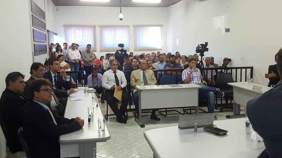 Prefeito Abelardo Vaz realiza prestação de contas do ano de 2017 na Câmara Municipal