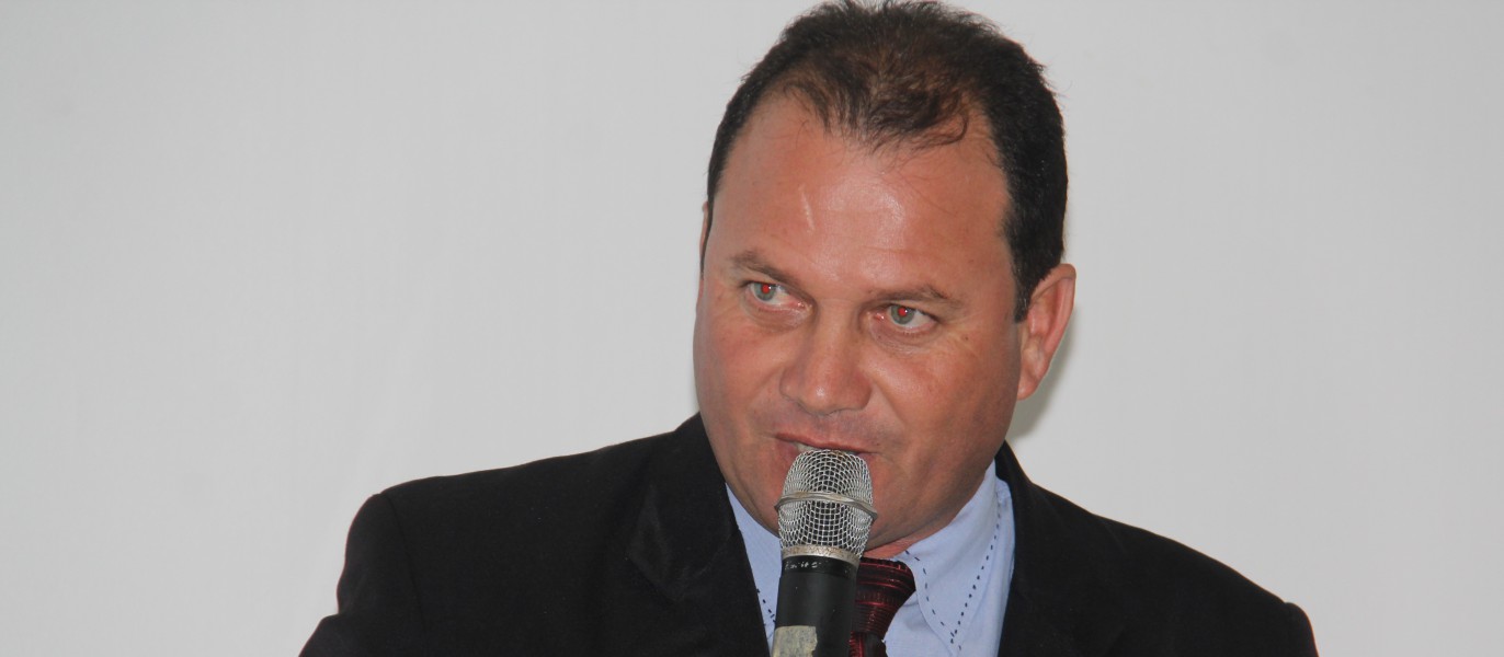 Vereador Clodoaldo Costa solicita ao prefeito apontar os critérios adotados na inclusão de gratificação aos vencimentos